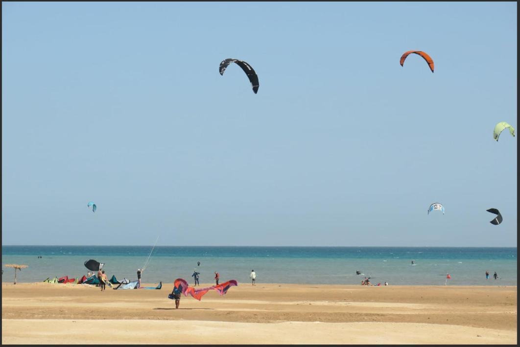 Tiba View Private Apartments Next To El Gouna フルガダ エクステリア 写真